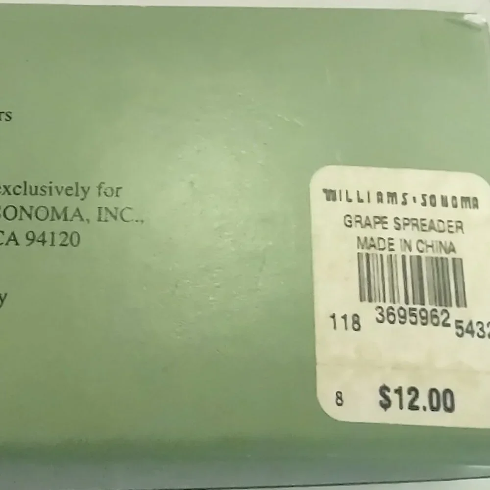 NWT Stainless steel spreaders 2pk, grape leaf design on handle